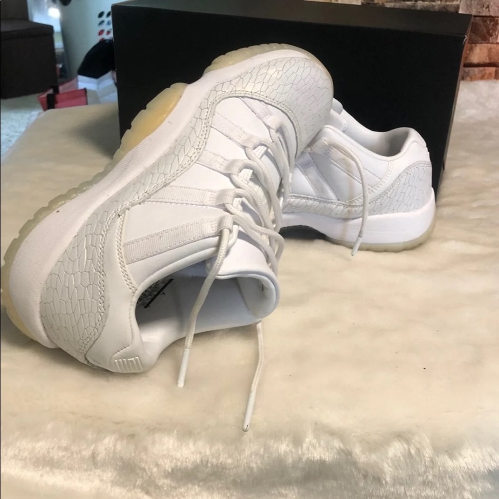Jordan "heiress" white 11 low 🤍🌬 - Picture 5 of 6